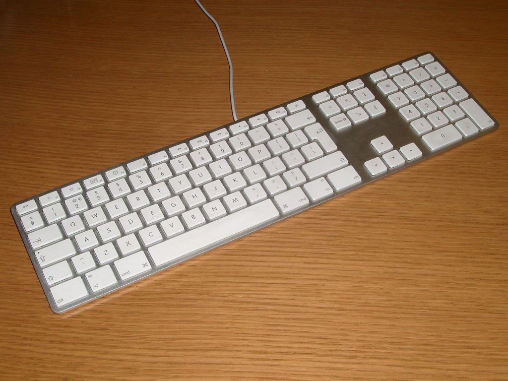 Apple Wired Aluminum Keyboard